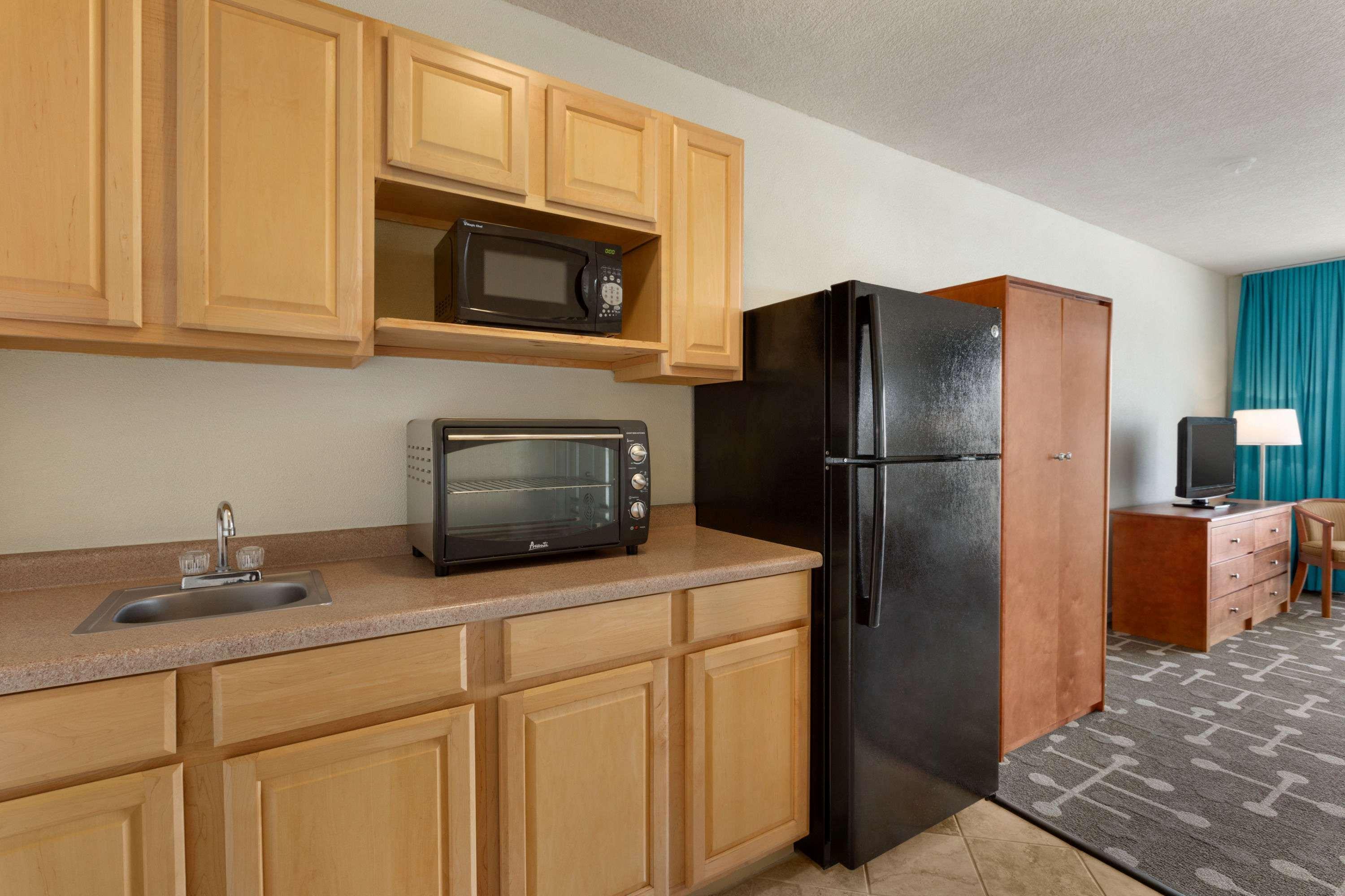 Howard Johnson By Wyndham Ocean City Oceanfront Εξωτερικό φωτογραφία
