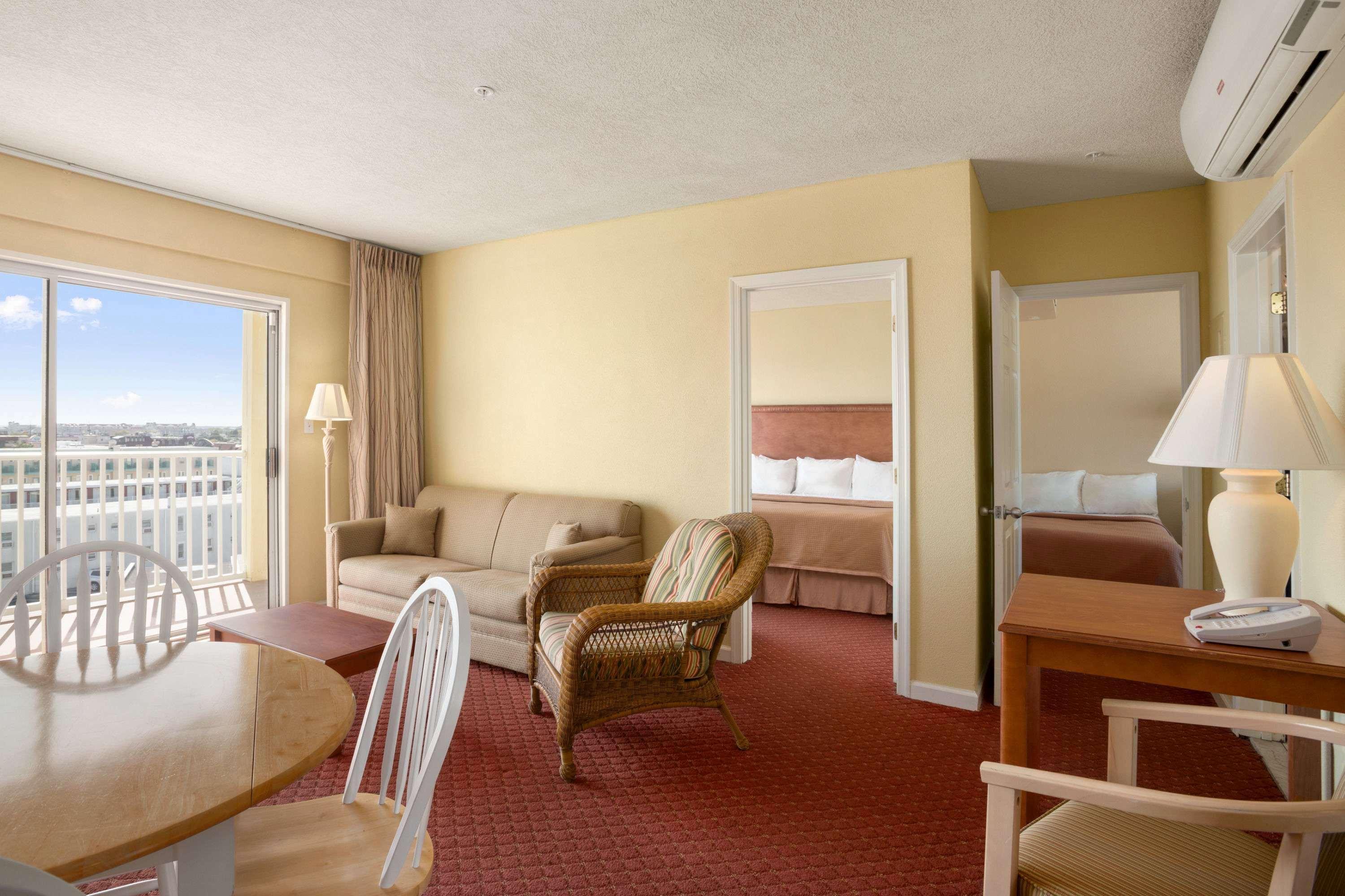 Howard Johnson By Wyndham Ocean City Oceanfront Εξωτερικό φωτογραφία