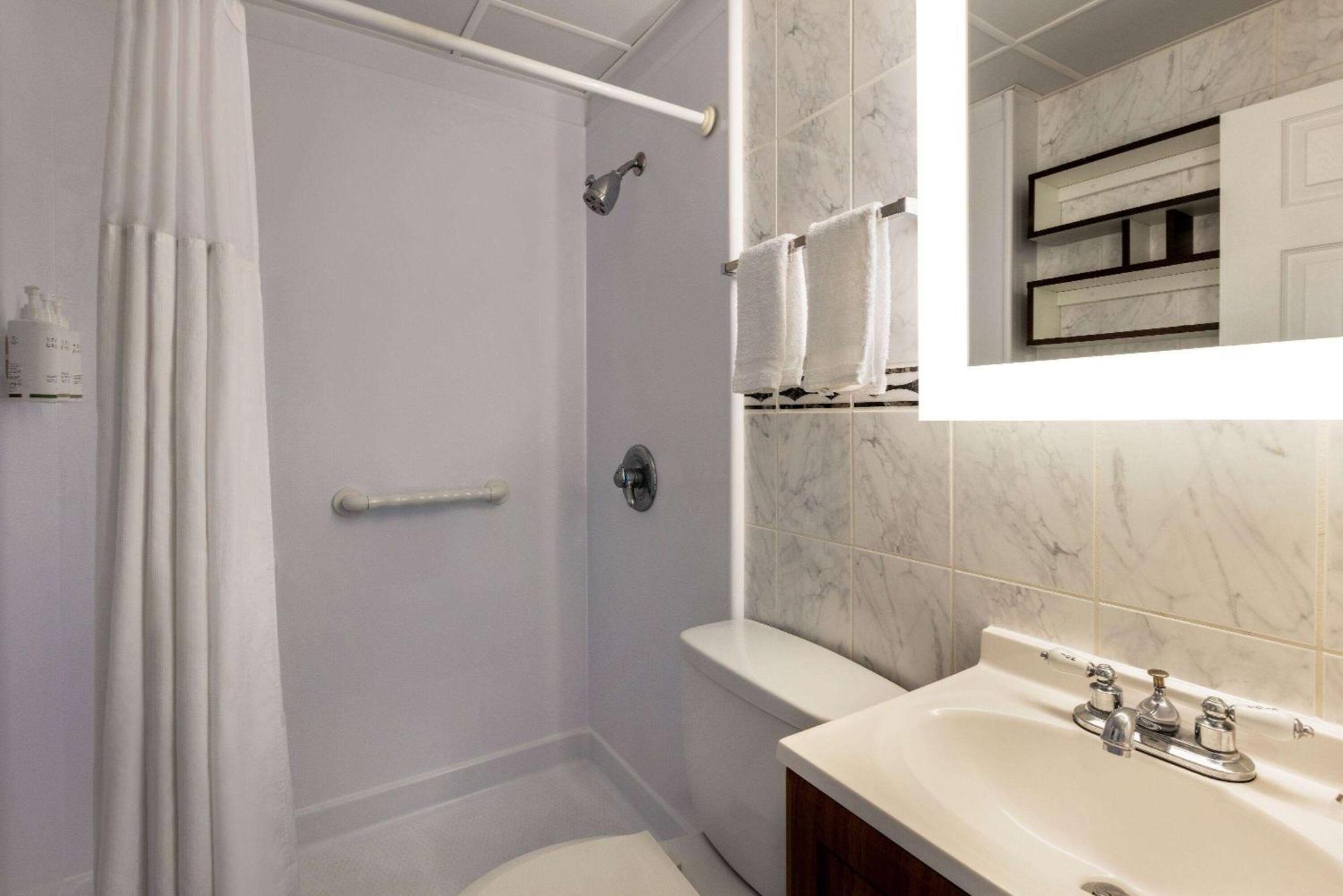Howard Johnson By Wyndham Ocean City Oceanfront Εξωτερικό φωτογραφία