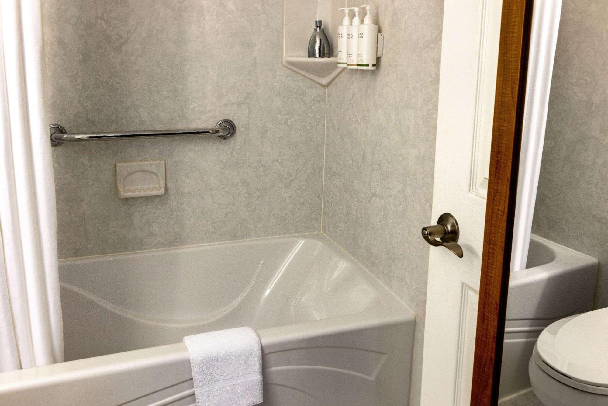 Howard Johnson By Wyndham Ocean City Oceanfront Εξωτερικό φωτογραφία