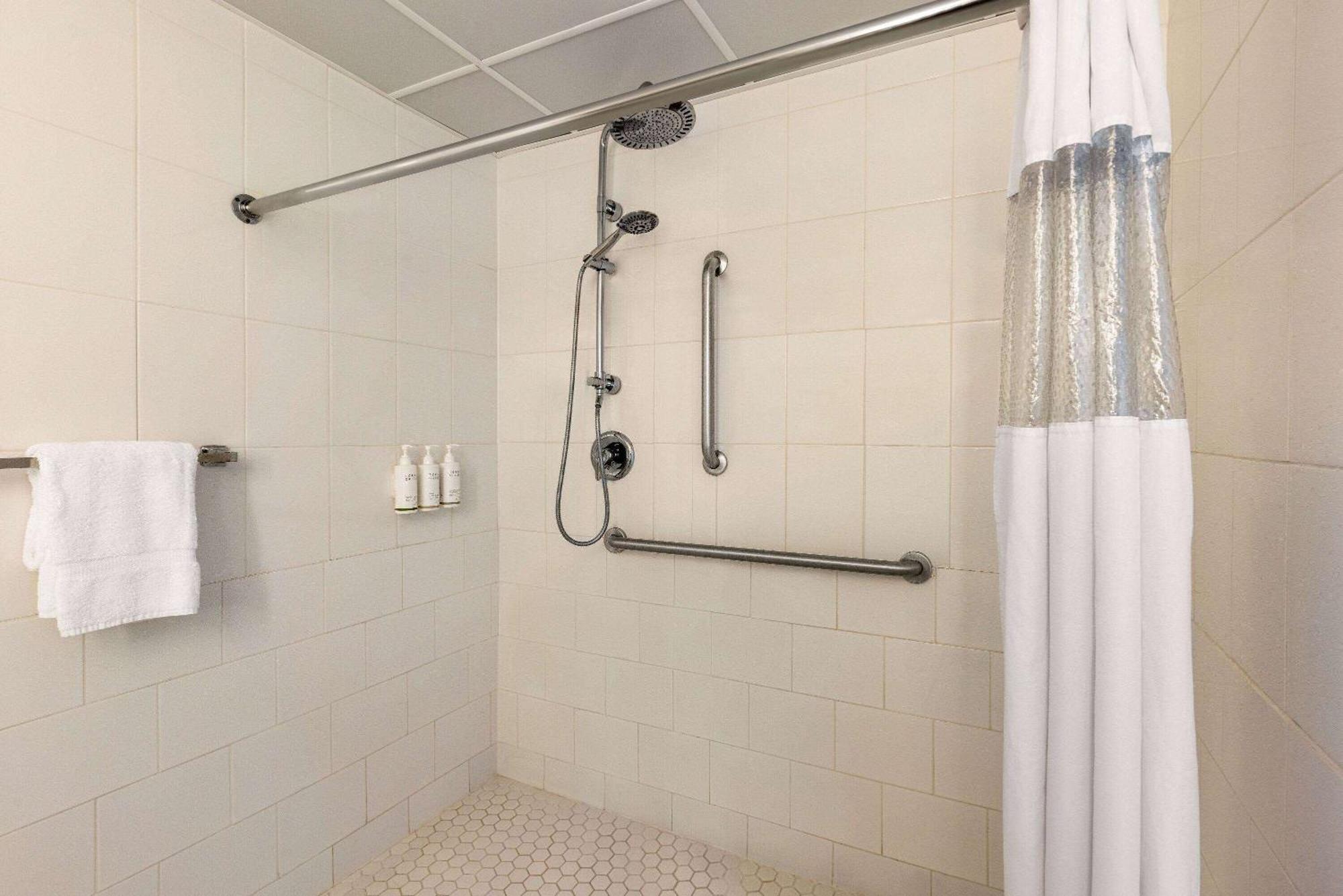 Howard Johnson By Wyndham Ocean City Oceanfront Εξωτερικό φωτογραφία