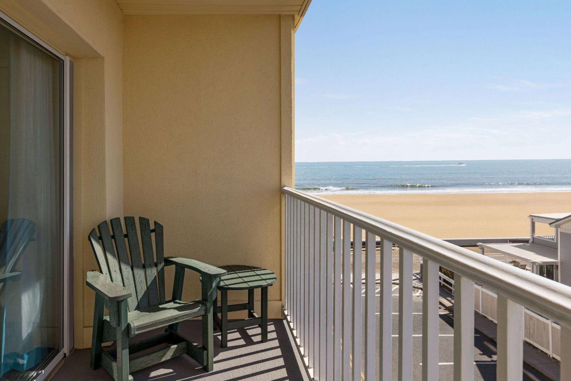 Howard Johnson By Wyndham Ocean City Oceanfront Εξωτερικό φωτογραφία